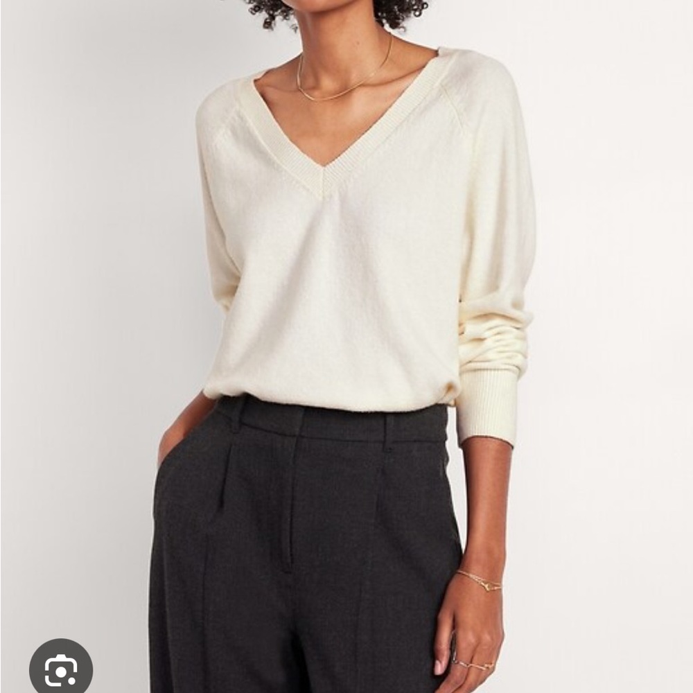 SoSoft V-Neck Sweater - Cream